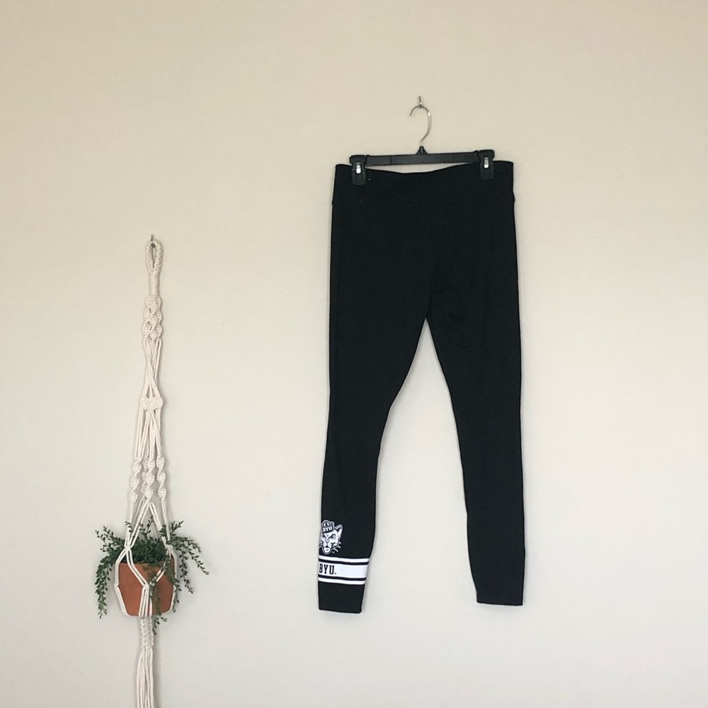 Victoria’s Secret BYU Reversible Leggings